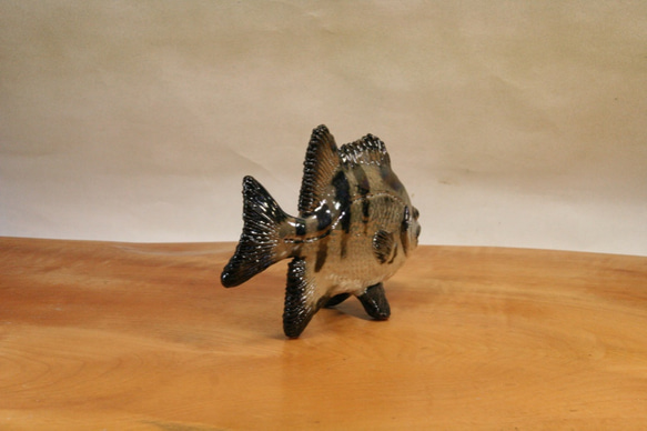 クチグロ（14cm型）・陶芸作品 置物（陶 さかな フィギュア） 6枚目の画像