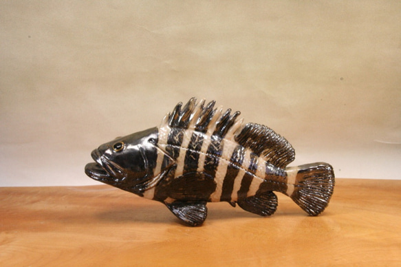 マハタ（22cm型）・陶芸作品 置物（陶 さかな フィギュア） 1枚目の画像