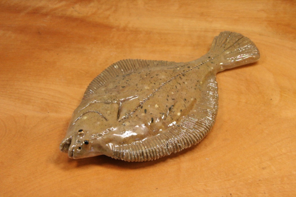 魚の置物 黒かれい彫刻