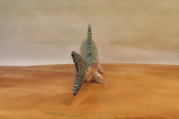 ニジマス（26cm型）・陶芸作品 置物（陶 さかな フィギュア） カスタムフィギュア 原型師 [かわいいバージョン]Cute edition 02 フィギュア オーダーメイド U1950610263(14850円)