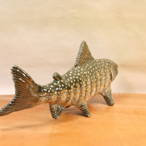 イワナ（26cm型）・陶芸作品 置物（陶 さかな フィギュア） 立体