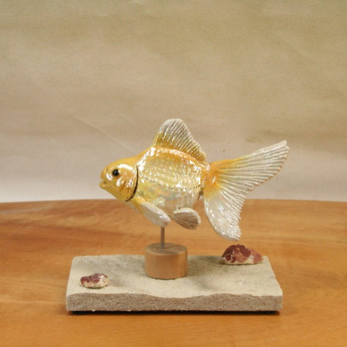 金色の魚のクリスタル置物 楽天市場】アロアナ 古代魚 魚 キラキラ