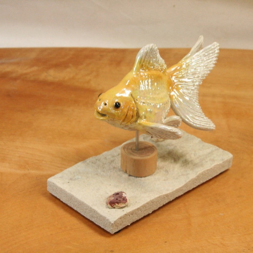 琉金・黄白（10cm型）・陶芸作品 置物（陶 さかな フィギュア