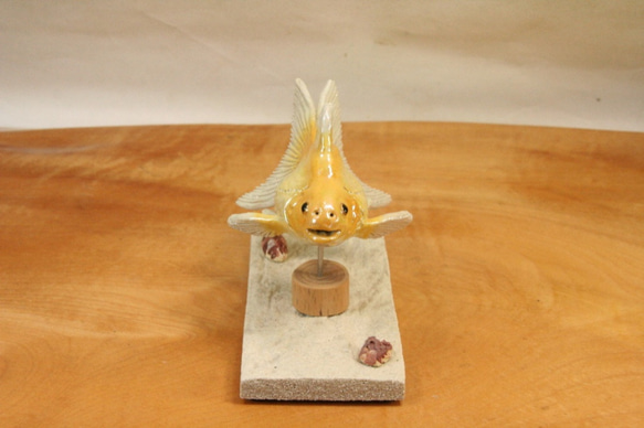 琉金・黄白（10cm型）・陶芸作品 置物（陶 さかな フィギュア） 4枚目の画像