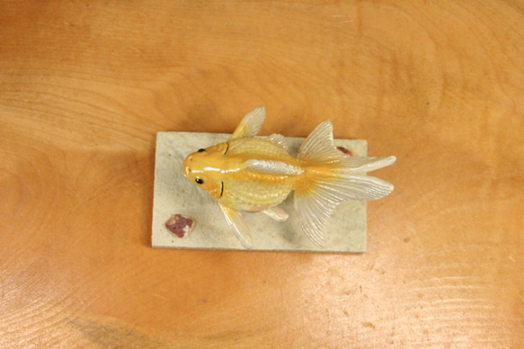 琉金・黄白（10cm型）・陶芸作品 置物（陶 さかな フィギュア） 9枚目の画像