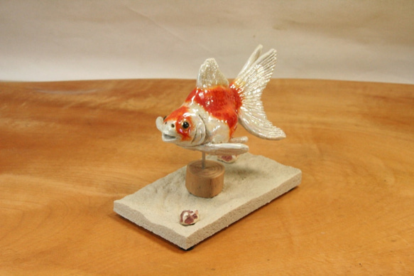 琉金・紅白（10cm型）・陶芸作品 置物（陶 さかな フィギュア） 3枚目の画像