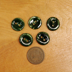 陶　ボタン・緑白練込・織部釉　（サイズ小・約18mm） 3枚目の画像
