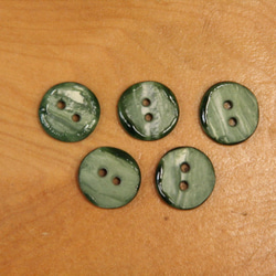 陶　ボタン・緑白練込・織部釉　（サイズ小・約18mm） 5枚目の画像