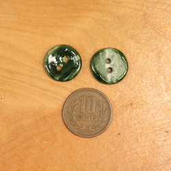 陶　ボタン・緑白練込・織部釉　（サイズ小・約18mm） 7枚目の画像