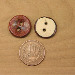 陶ボタン・鉄赤釉 I（サイズ中・約21mm） 4枚目の画像