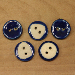 陶ボタン・紺青釉（サイズ中・約21mm） 3枚目の画像