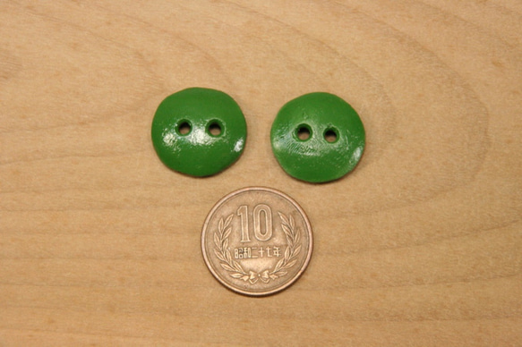 陶ボタン・緑泥（サイズ中・約21mm） 5枚目の画像