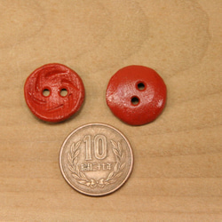 陶ボタン・赤チャラ（サイズ中・約21mm） 4枚目の画像
