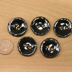 陶ボタン・黒天目釉（サイズ大2・約30mm） 2枚目の画像
