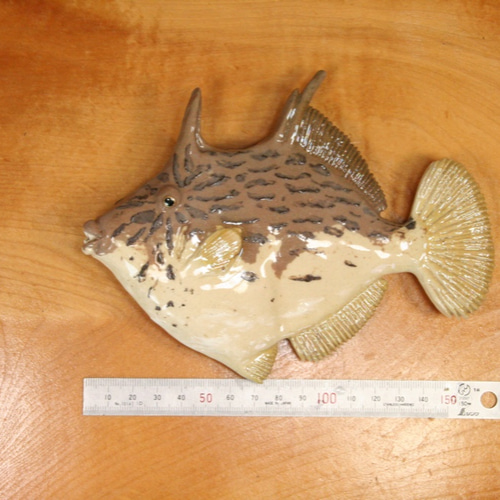 陶器の魚の壁飾り、黄色と青の魚の飾り、陶器の魚の壁アート、魚