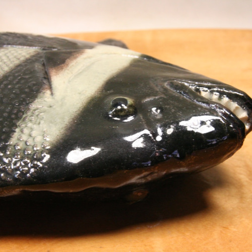 魚　陶器製　壁飾り かわいい陶器の魚 / 陶器の魚 / 手作りアート / 魚のギフト