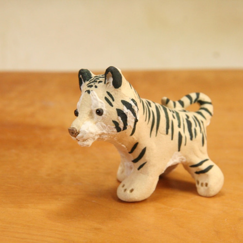 とら美(トラ)(大・ベージュ)・陶芸作品 置物(陶 動物 とら美(トラ)(大・ベージュ)・陶芸作品 置物(陶 動物