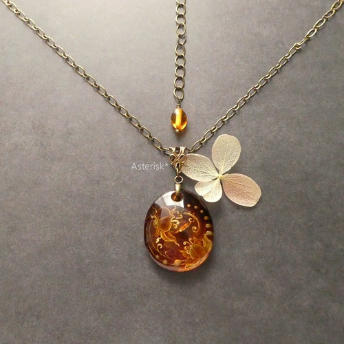 天然琥珀＞ブルーアンバー 蓮の花 インタリオ Amber Intaglio