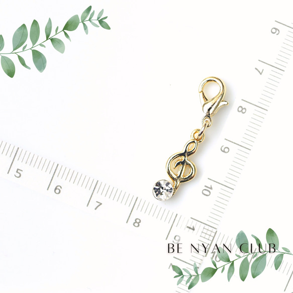 ミニフックチャーム★キラキラゴールド♪K16GP★チェコクリスタル★音符♪ト音記号★立体片面チャーム【3点で送料無料】 1枚目の画像
