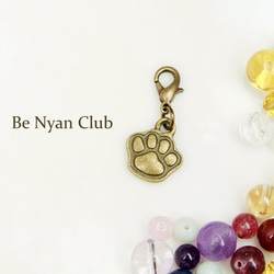 ミニフックチャーム★猫の肉球★両面チャーム【3点で送料無料】charm shop ＊nyanzip＊ 1枚目の画像