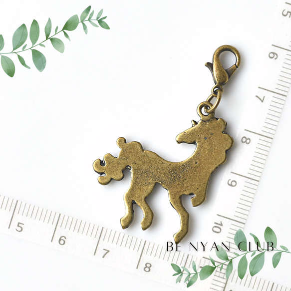 ミニフックチャーム★馬/サラブレッド（大きめ）★片面半立体【送料無料】charm shop ＊nyanzip＊ 2枚目の画像