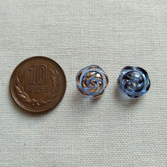 13mm バラのアクリルボタン　ゴールドペイント　ブルー30個セット　P714 4枚目の画像