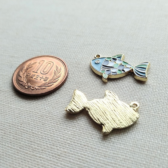 17×24mm　お魚のチャーム　５個セット　C286 6枚目の画像