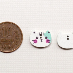 13×16mm　ネコの飾りボタン　アソート50個　W304 2枚目の画像
