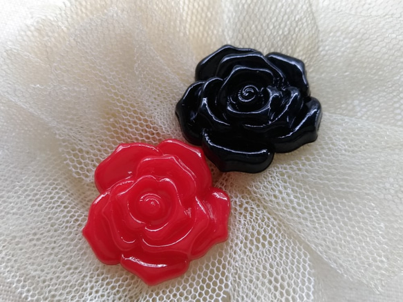 25mm　薔薇のボタン　2色10個　P372/373 1枚目の画像