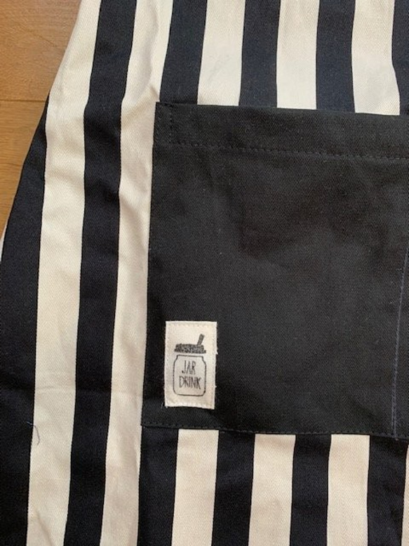 ハンドメイド・エプロン・三角巾・140サイズ・2ｃｍ巾ストライプ・黒 2枚目の画像