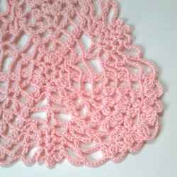 部屋をかわいいく彩る　ピンクの小さめレース編み/敷物ドイリーNo.2 3枚目の画像