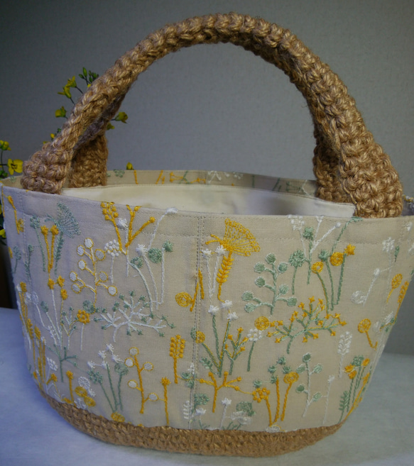 麻糸と布のバッグ　刺繍野の花 6枚目の画像