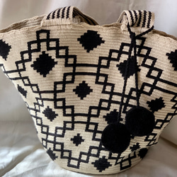 コロンビア発Wayuu 手編みトートバッグ XL　幾何学模様　モノクローム 2枚目の画像