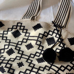 コロンビア発Wayuu 手編みトートバッグ XL　幾何学模様　モノクローム 4枚目の画像
