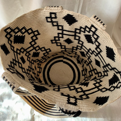 コロンビア発Wayuu 手編みトートバッグ XL　幾何学模様　モノクローム 5枚目の画像