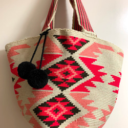 コロンビア発Wayuu 手編みトートバッグ XL　ベージュxピンク 2枚目の画像