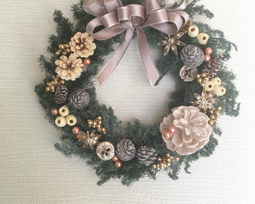 ピンクベージュのクリスマスリース リース BrightBerry 通販 13136007