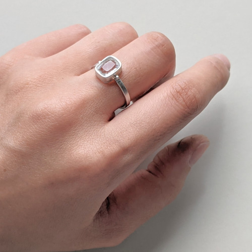 ハイアライトオパールの覆輪リング / 天然石・Silver950 指輪・リング