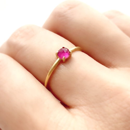 モザンビーク産ルビー（プリンセスカット,2.3-2.5mm）《複数購入