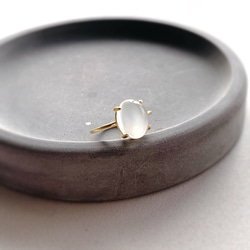 天然石　インド産　ホワイトムーンストーン  爪留めリング　指輪　silver925  18KGP 3枚目の画像