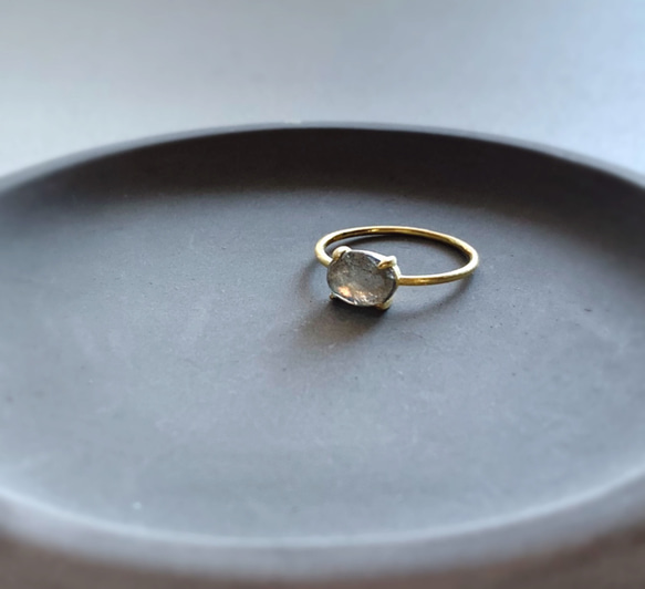 天然石　マダガスカル産　ラブラドライト　爪留めリング　指輪　silver925   18kgp 2枚目の画像