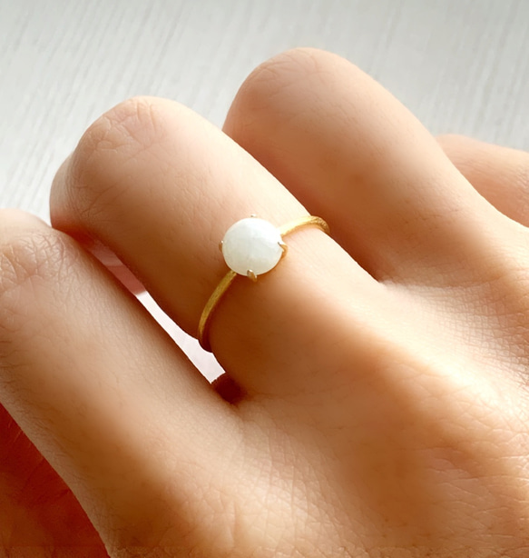 天然石　ビルマ産　翡翠　ジェイダイド　爪留めリング　指輪 1枚目の画像
