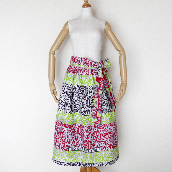 アフリカ布のギャザースカート（カンガスカート）鮮やかな色彩 サッシュベルト付き 5枚目の画像
