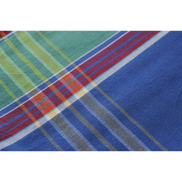 ケニアの綿織物 キコイ（ Kikoi ）ショール大判 ストール 羽織る 4枚目の画像