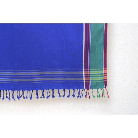 ケニアの綿織物 キコイ（ Kikoi ）ショール大判 ストール 羽織る 6枚目の画像