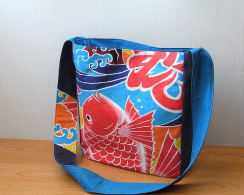 斜め掛けバッグ ネイビー×大漁旗 ショルダーバッグ KOIYA 通販