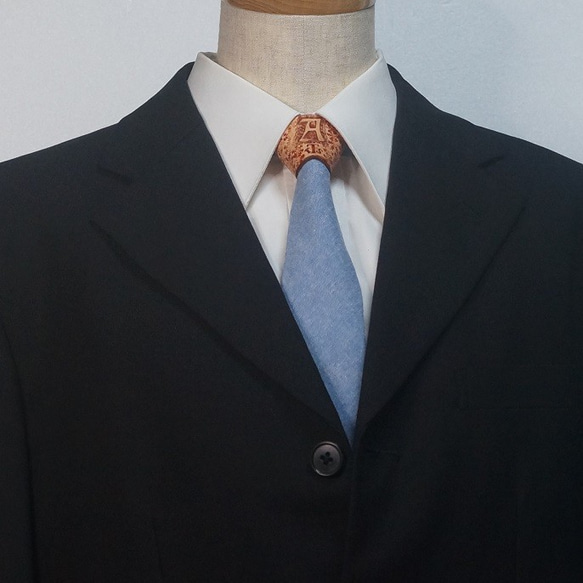 スカーフ留めとしても使える、タイストラップ式ネクタイ　ご当地シリーズ広島平和公園編　本牛革製タンニンなめしヌメ革　 5枚目の画像