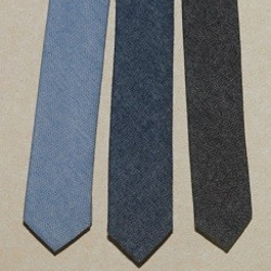 スカーフ留めとしても使える、タイストラップ式ネクタイ　ご当地シリーズ広島平和公園編　本牛革製タンニンなめしヌメ革　 6枚目の画像