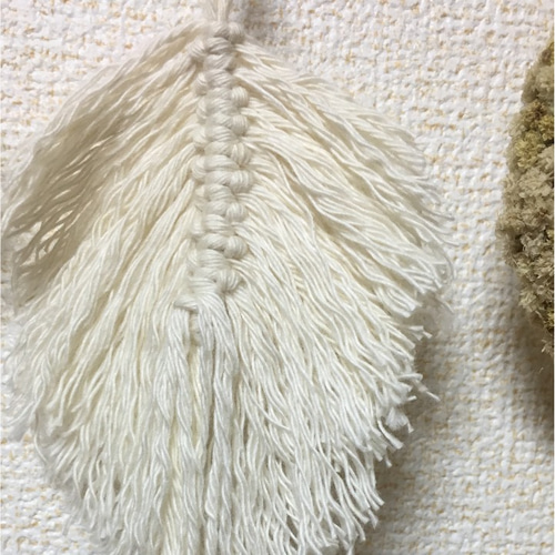 送料無料】マクラメフェザー☆マクラメキーホルダー キーリング KOLORS