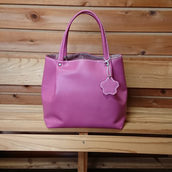 小さめトートバッグ 大人ピンク (桜のチャーム付き) 本革手縫い [送料無料] 1枚目の画像